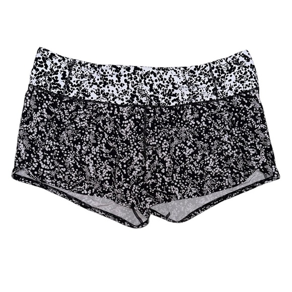 Lululemon Run Times Athletic Short II 4" / Chirasu Black Alpine White Sz 10 - Picture 6 of 10